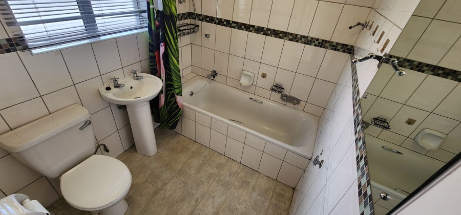 3 Bedroom Property for Sale in Diep River Western Cape